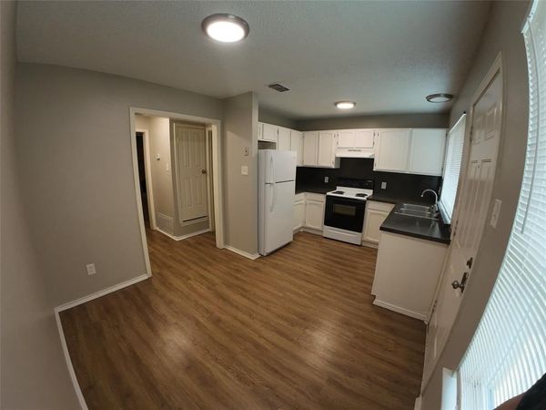 1607 Sun Valley Drive , Unit B, Cleburne, TX 76033