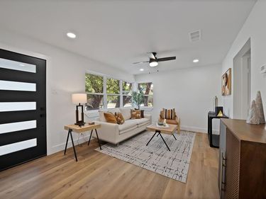 2926 Hillglenn Road, Dallas, TX 75228