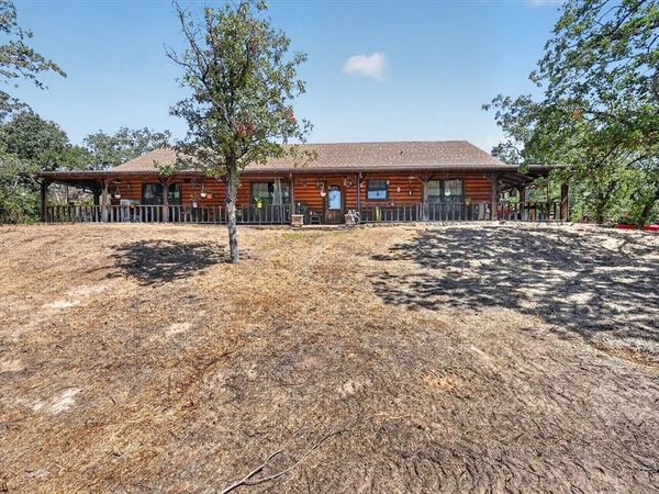 1623 Three Skillet Road , Springtown, TX 76082