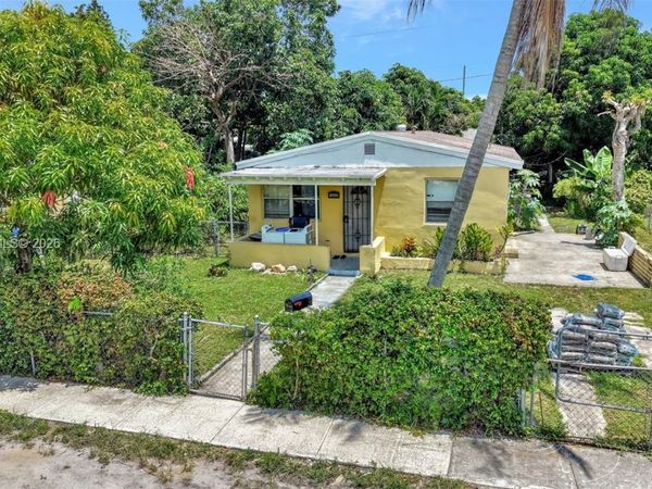 15601 NE 15th Ave , North Miami Beach, FL 33162