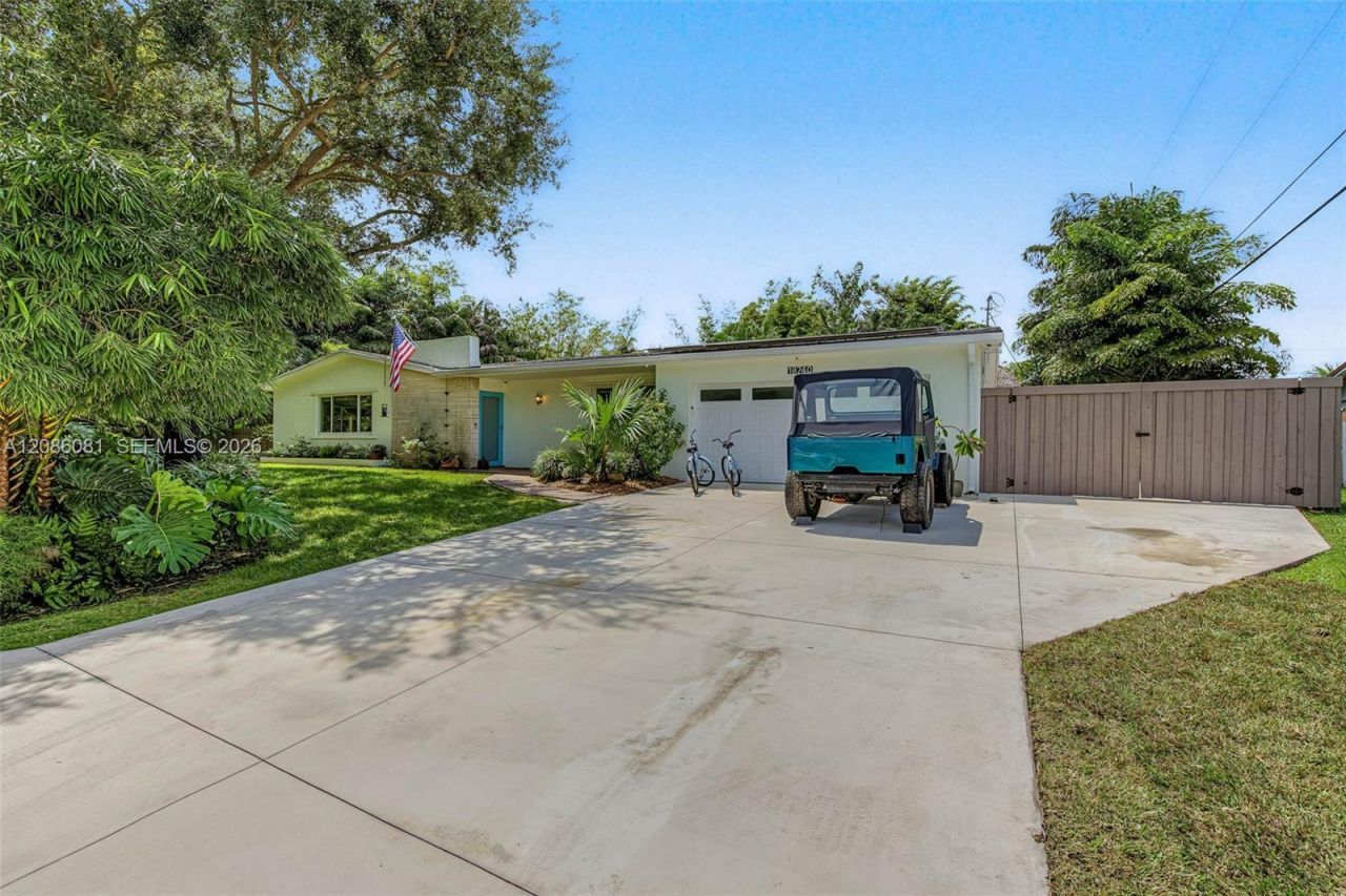 18740 SW 86th Ave, Cutler Bay, FL 33157 Photo