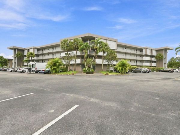 2800 NW 47th Ter, Unit 206B, Lauderdale Lakes, FL 33313