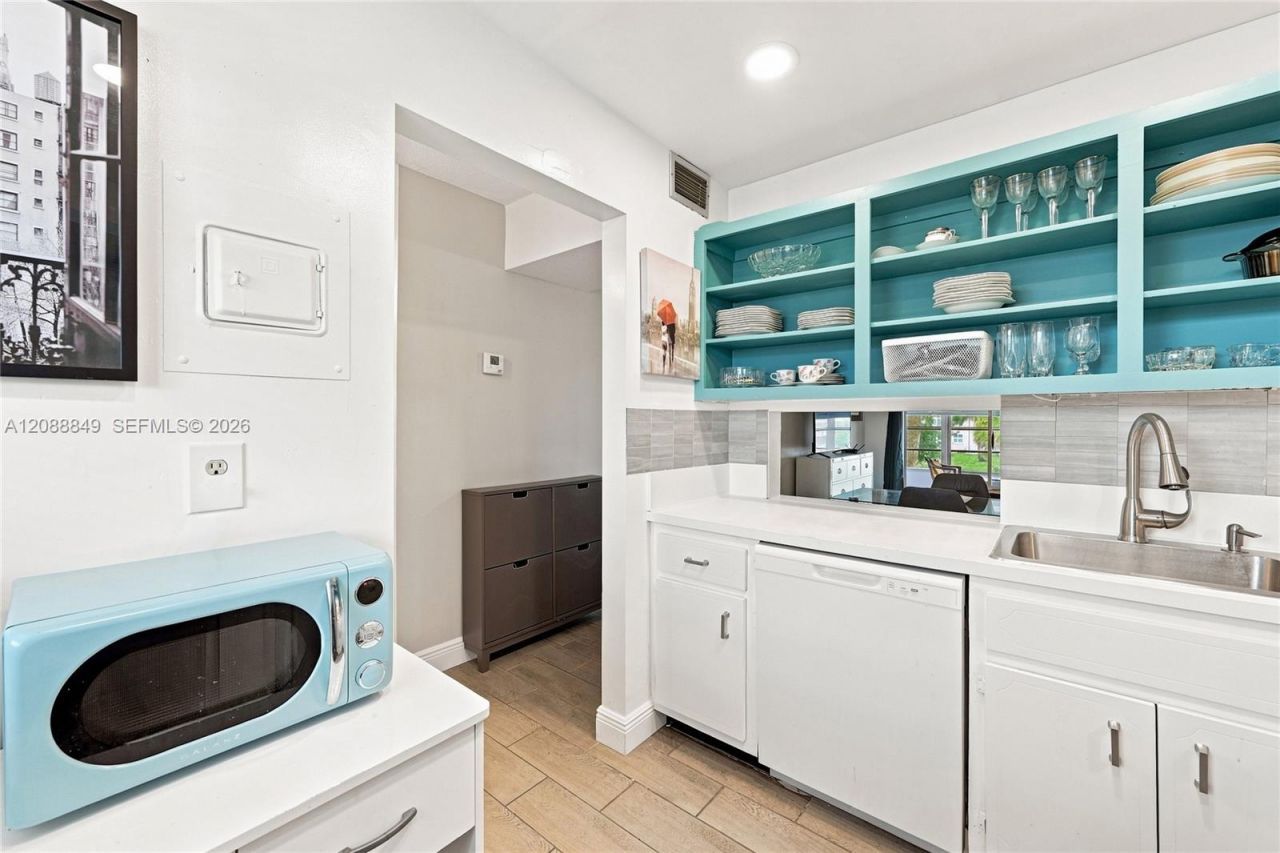 2800 NW 47th Ter, Unit 206B, Lauderdale Lakes, FL 33313 Photo