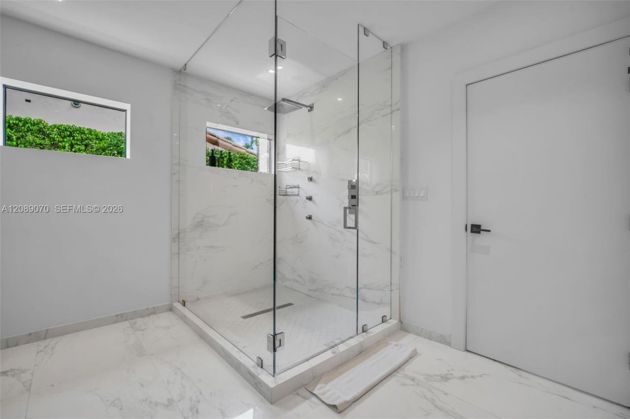1430 SW 18th St , Miami, FL 33145 Photo