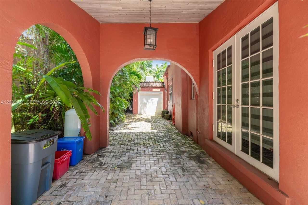 629 Altara Ave, Coral Gables, FL 33146 Photo