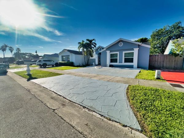 14348 SW 103rd St , Miami, FL 33186