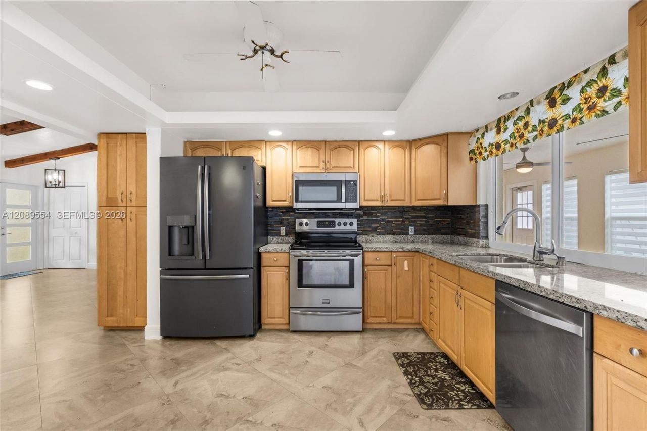 7700 NW 11th Pl, Plantation, FL 33322 Photo