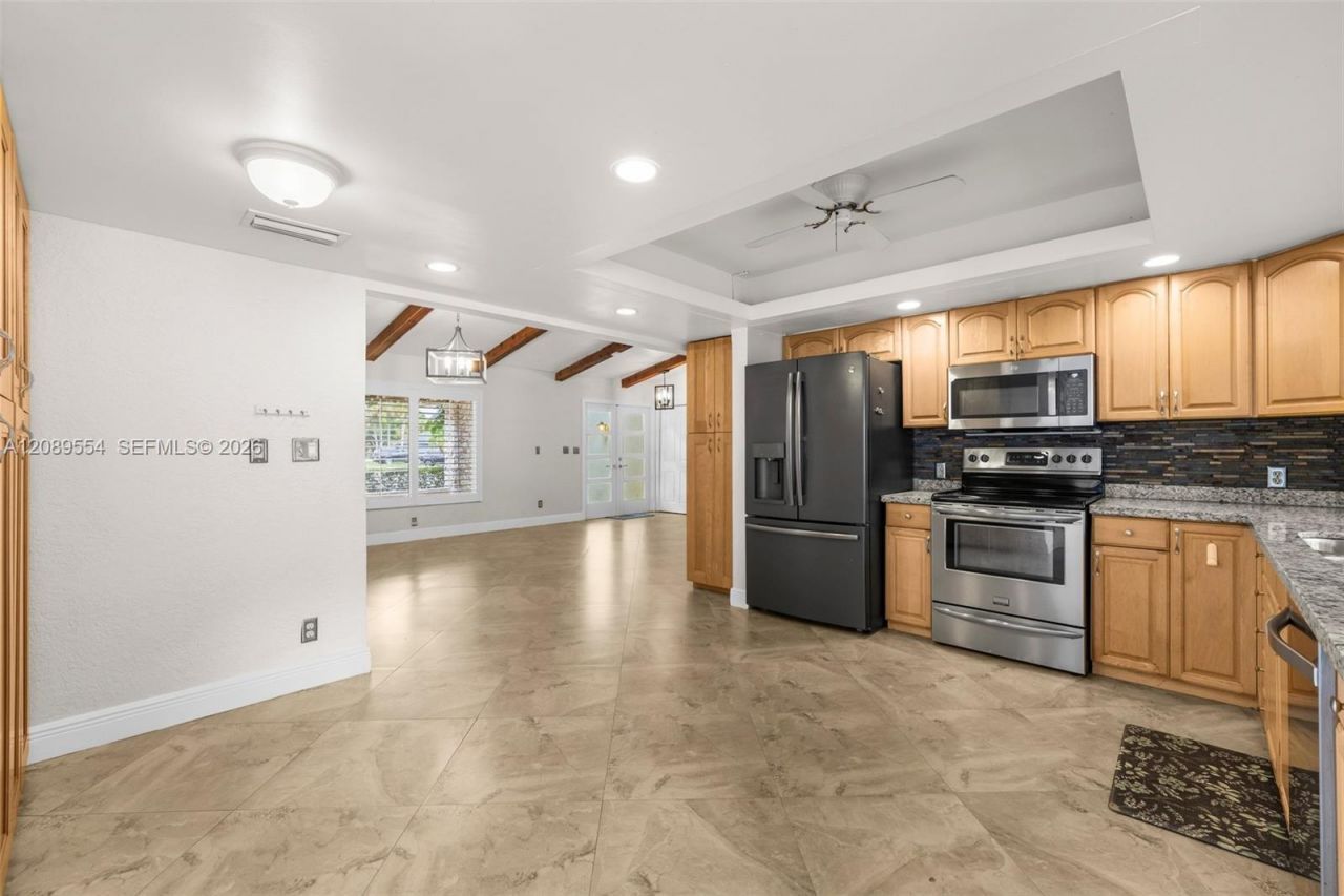 7700 NW 11th Pl, Plantation, FL 33322 Photo