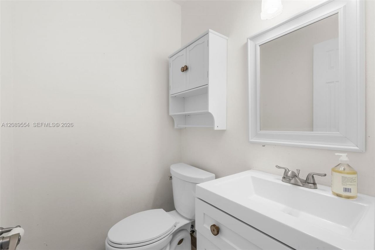 7700 NW 11th Pl, Plantation, FL 33322 Photo