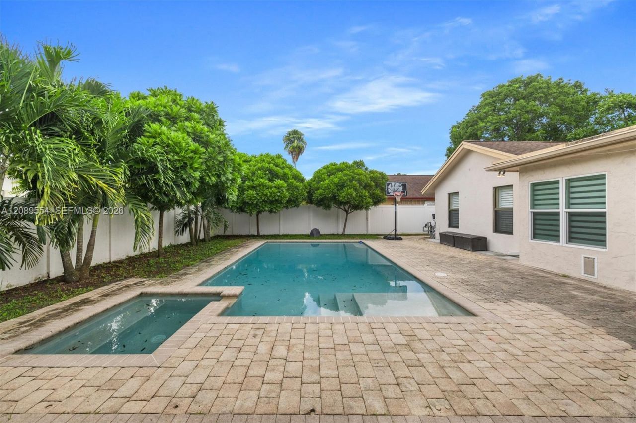 7700 NW 11th Pl, Plantation, FL 33322 Photo