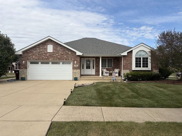 7324 W Braemar Lane, Frankfort, IL 60423
