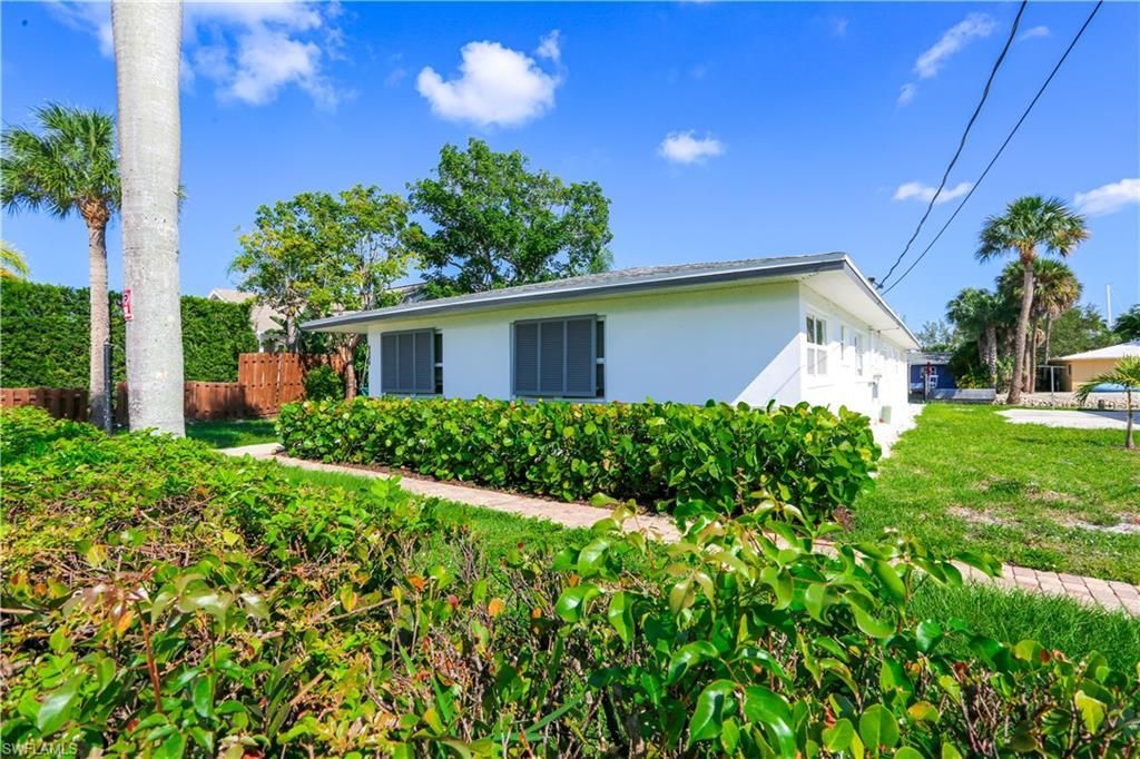 2829 Shoreview Dr , Unit 5, Naples, FL 34112 Photo