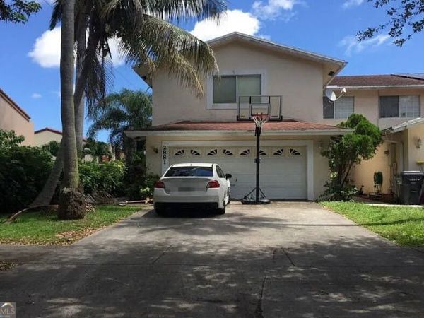 2881 N 38th Avenue, Hollywood, FL 33021