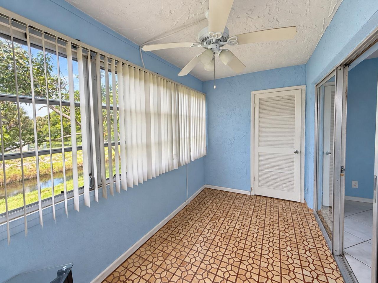 729 Lori Drive, Unit 202, Palm Springs, FL 33461 Photo