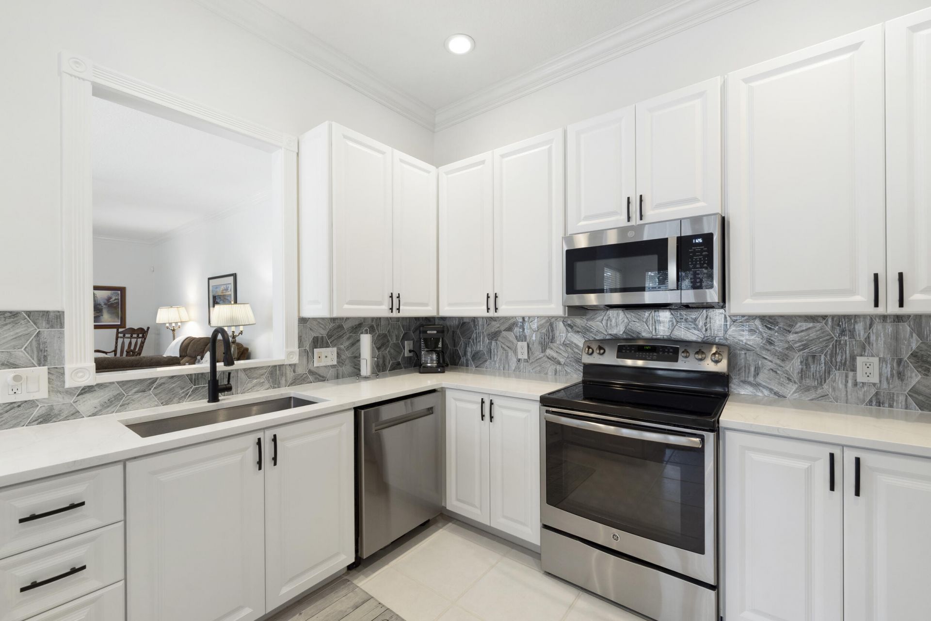 3723 Community Drive, Jupiter, FL 33458 Photo
