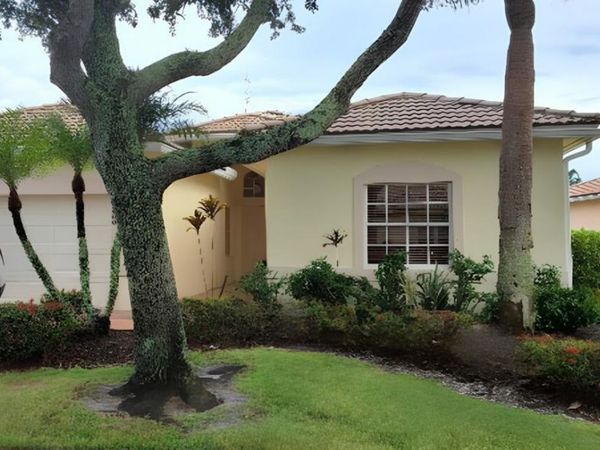 8600 PINE CAY, West Palm Beach, FL 33411