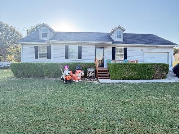 89 N E St , Hillsboro, TN 37342
