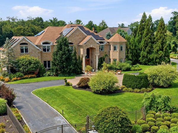 15 Peppermill Lane , Dix Hills, NY 11746