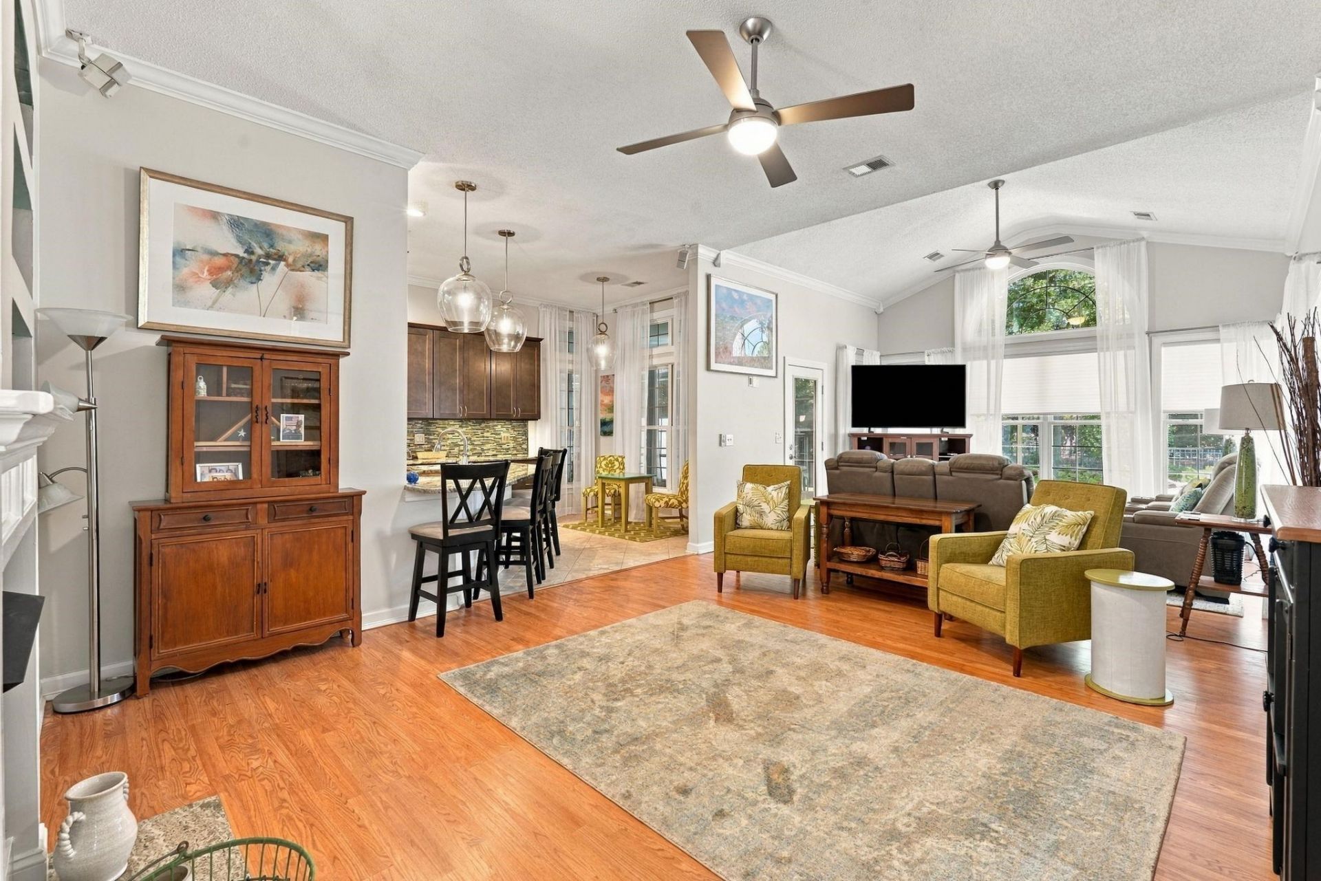 1186 N Blackmoor Dr. Photo 13