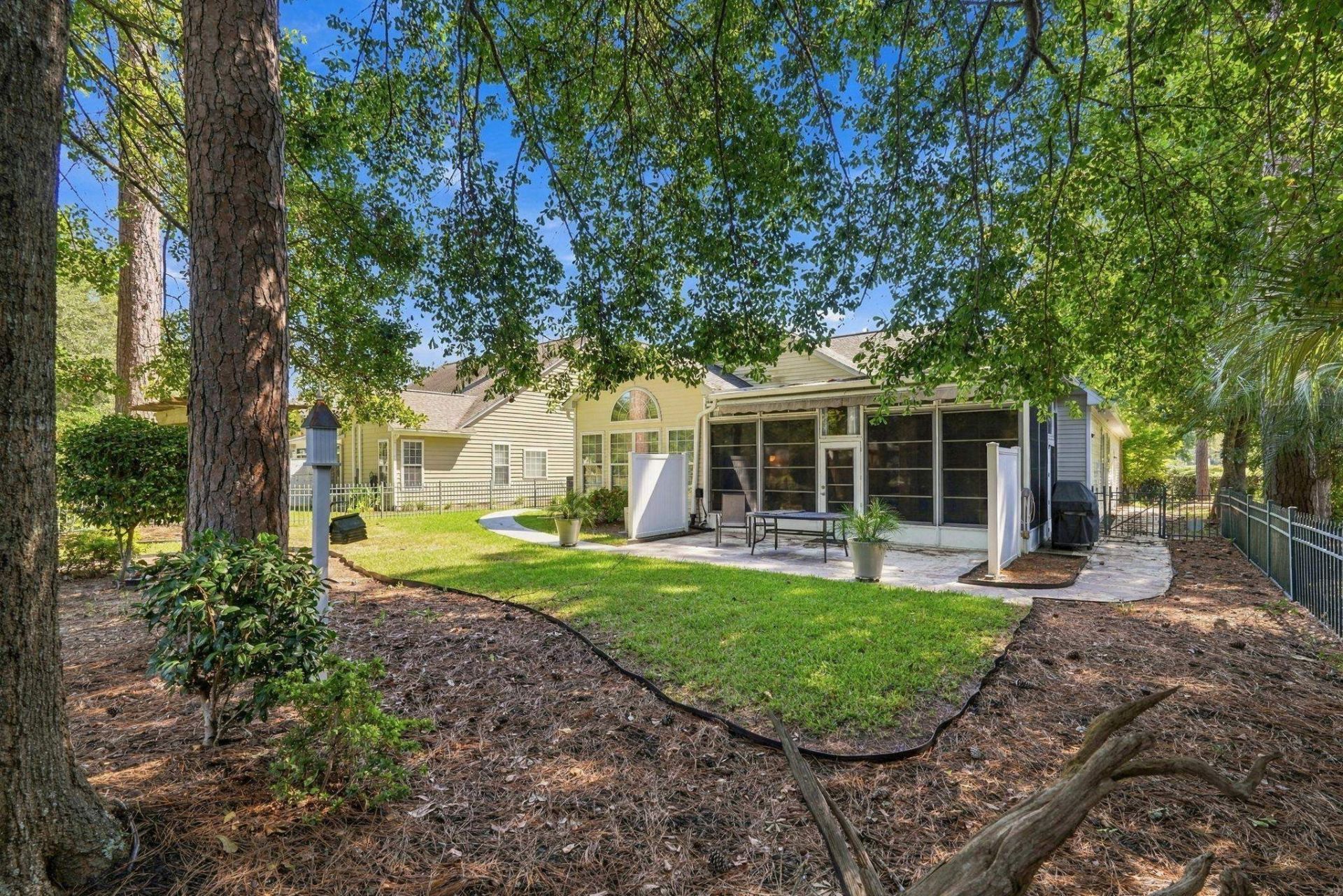 1186 N Blackmoor Dr. Photo 33