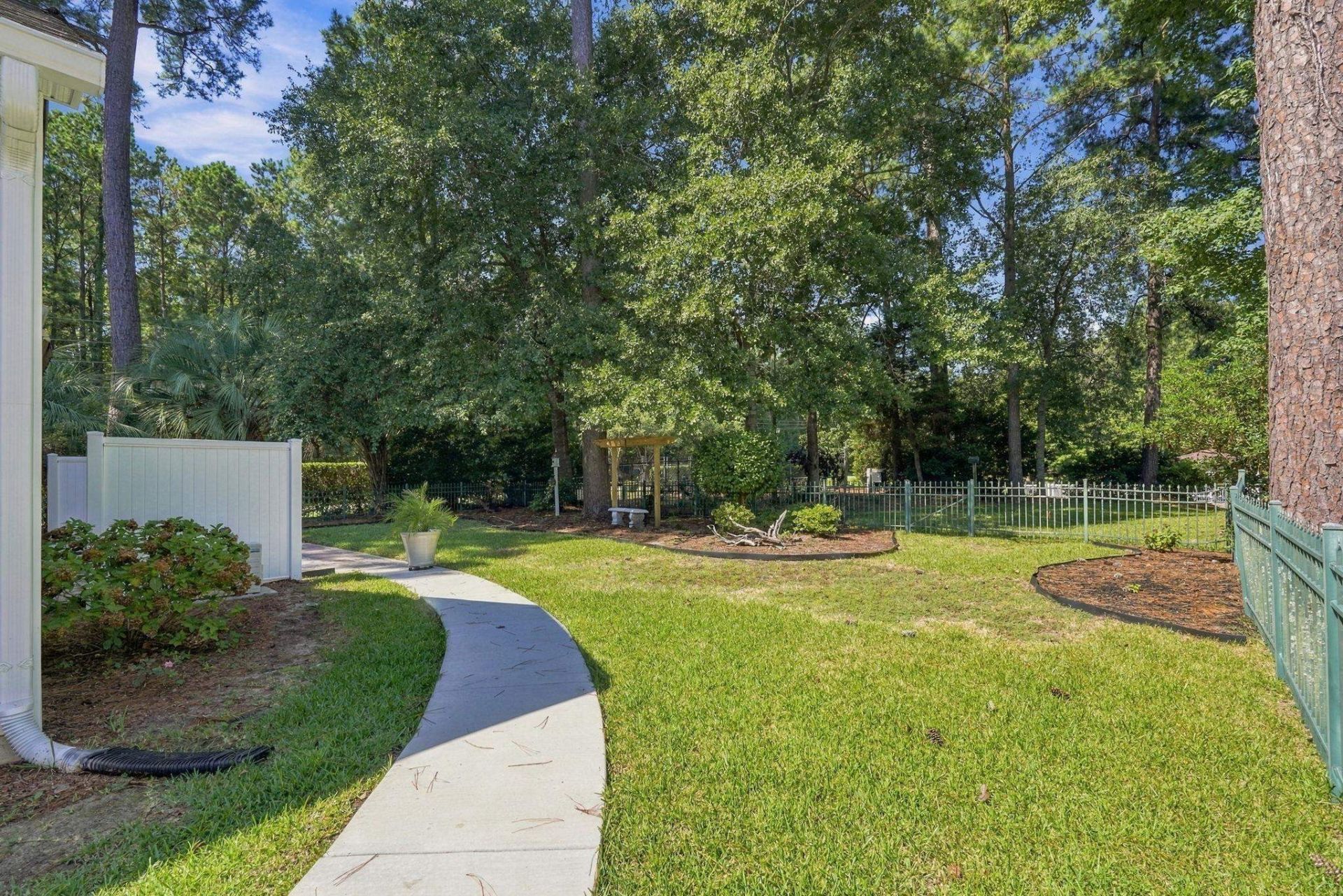 1186 N Blackmoor Dr. Photo 36