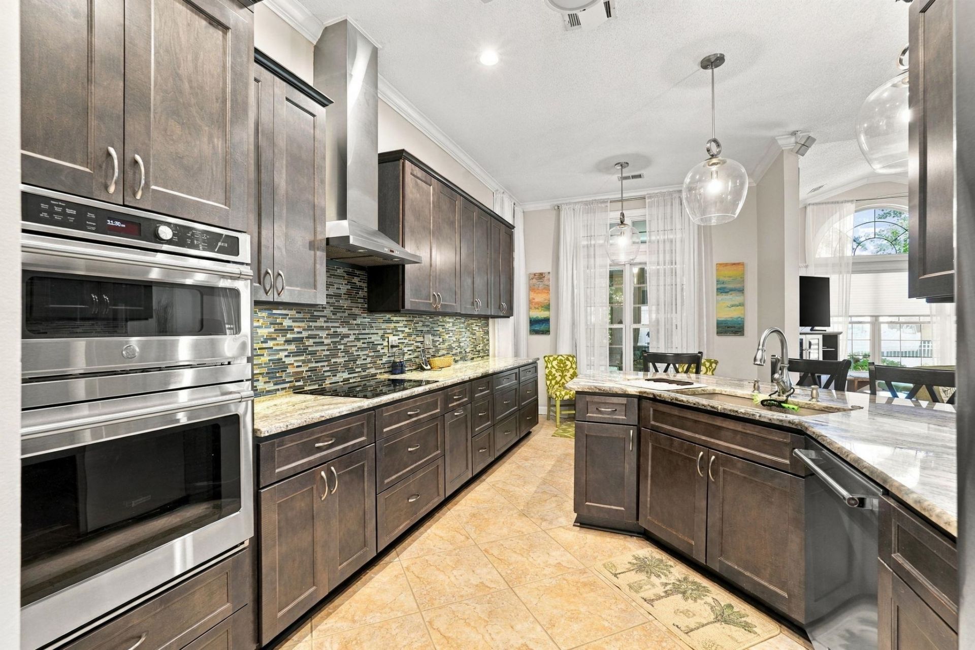 1186 N Blackmoor Dr. Photo 4