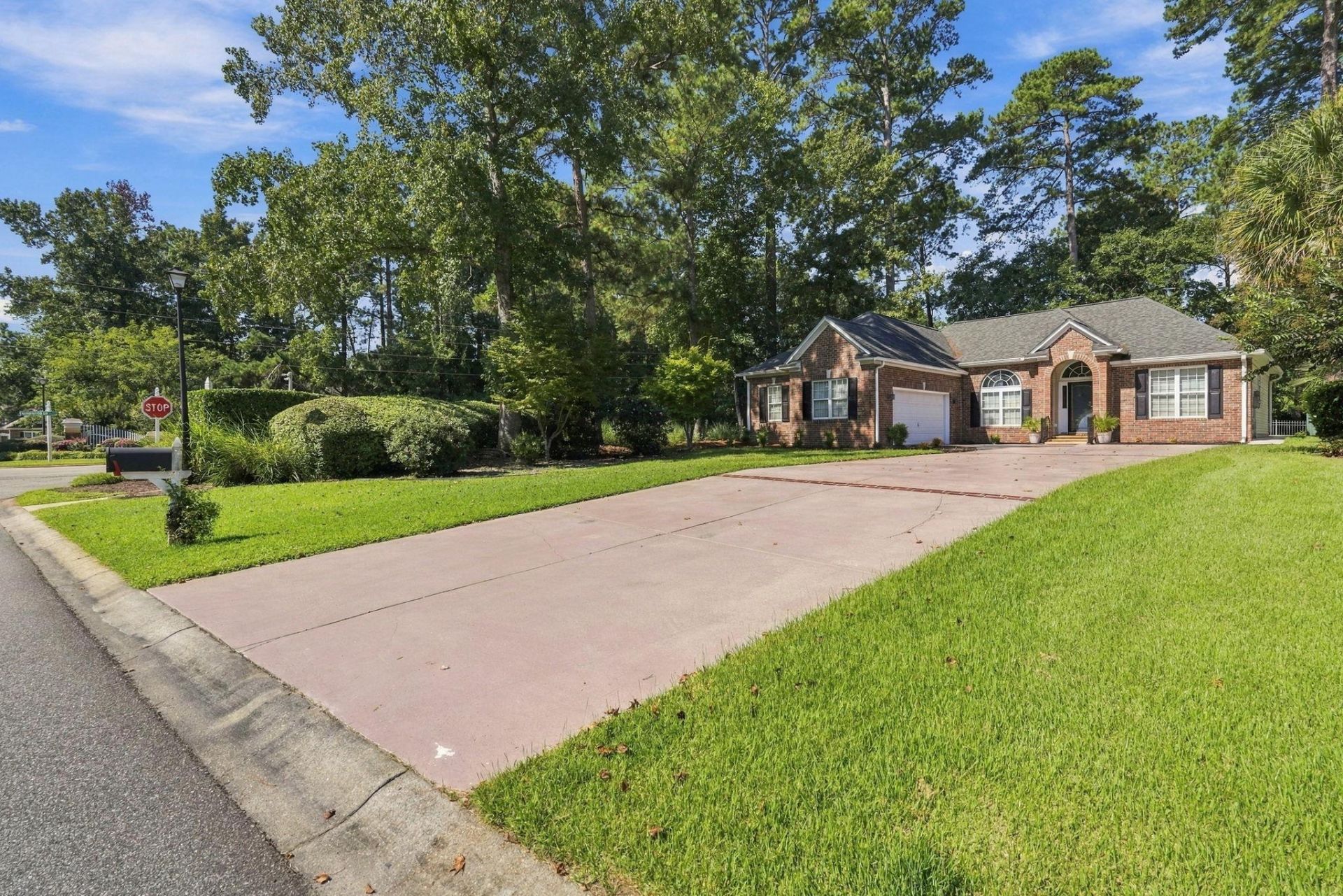 1186 N Blackmoor Dr. Photo 43