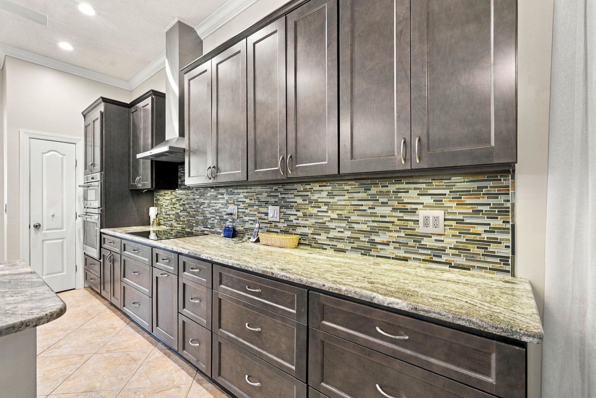 1186 N Blackmoor Dr. Photo 6
