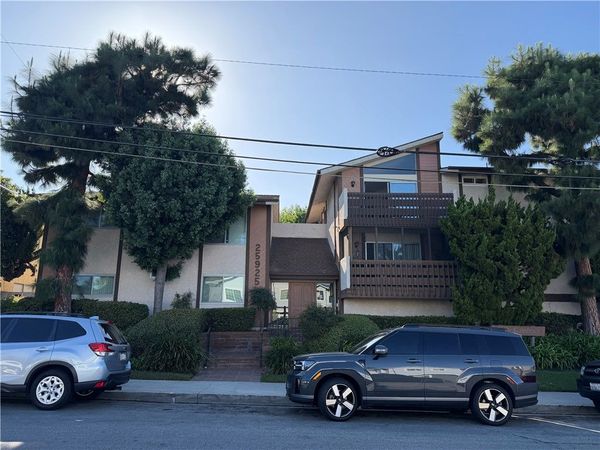 25925 Oak Street, Unit 104, Lomita, CA 90717