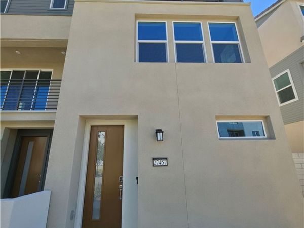 27457 Novella, Valencia, CA 91318