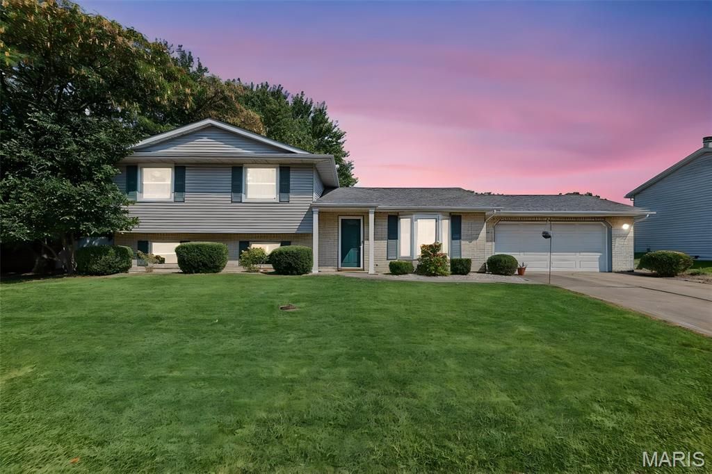 531 Whip Poor Will Street, Troy, IL 62294 Main Photo