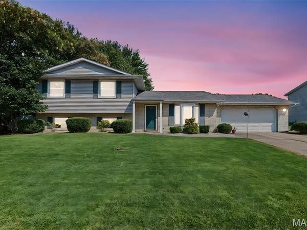 531 Whip Poor Will Street, Troy, IL 62294