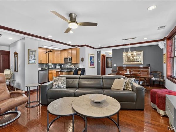 4540 Lindell Boulevard, Unit 301, St Louis, MO 63108