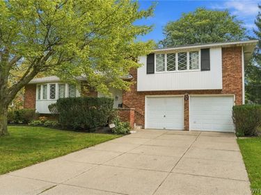 87 Surrey Run, Buffalo, NY 14221