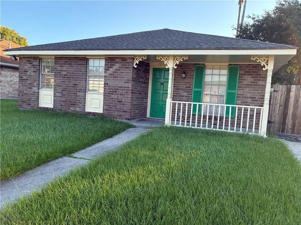 7921 SANDPIPER Drive, New Orleans, LA 70128