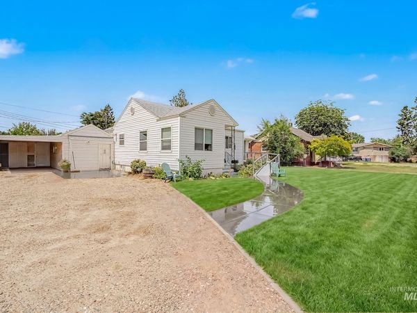 709 9th St S, Nampa, ID 83651
