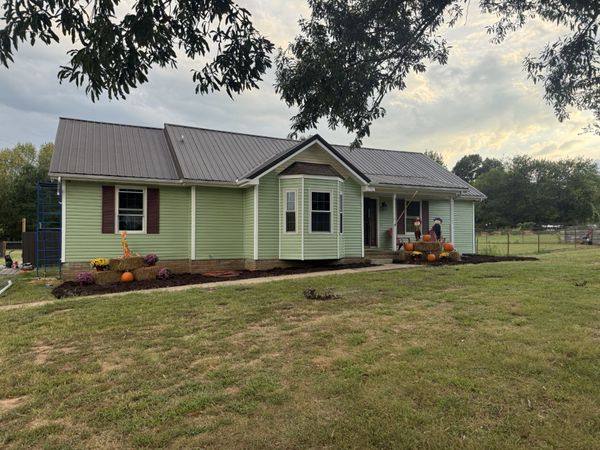 2438 Chester Harris Rd , Woodlawn, TN 37191