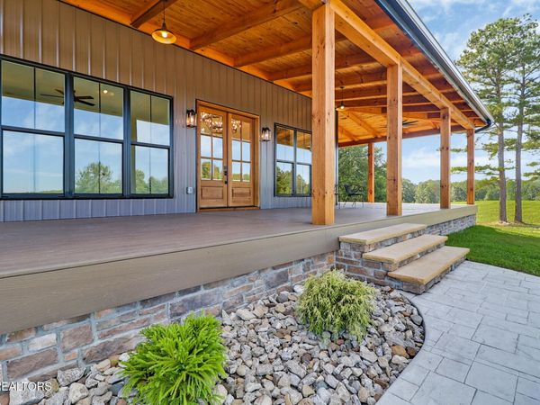 1301 Nichol Creek Drive , Jamestown, TN 38556