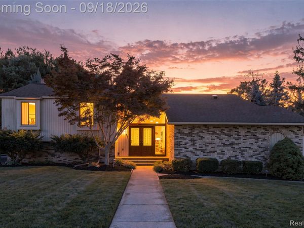 35697 Briar Ridge Lane, Farmington, Mi 48335