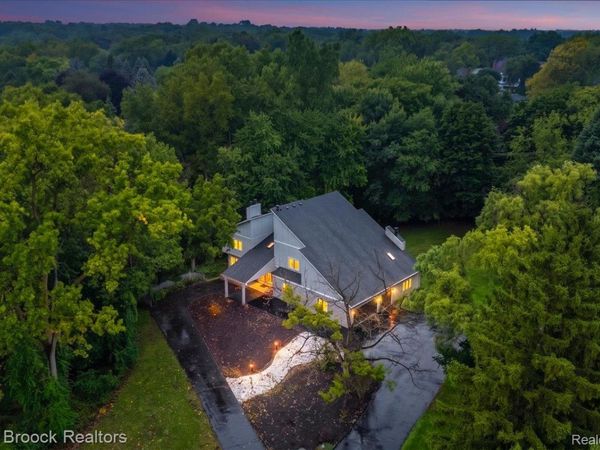 1830 Lone Pine Road , Bloomfield Township, Mi 48302