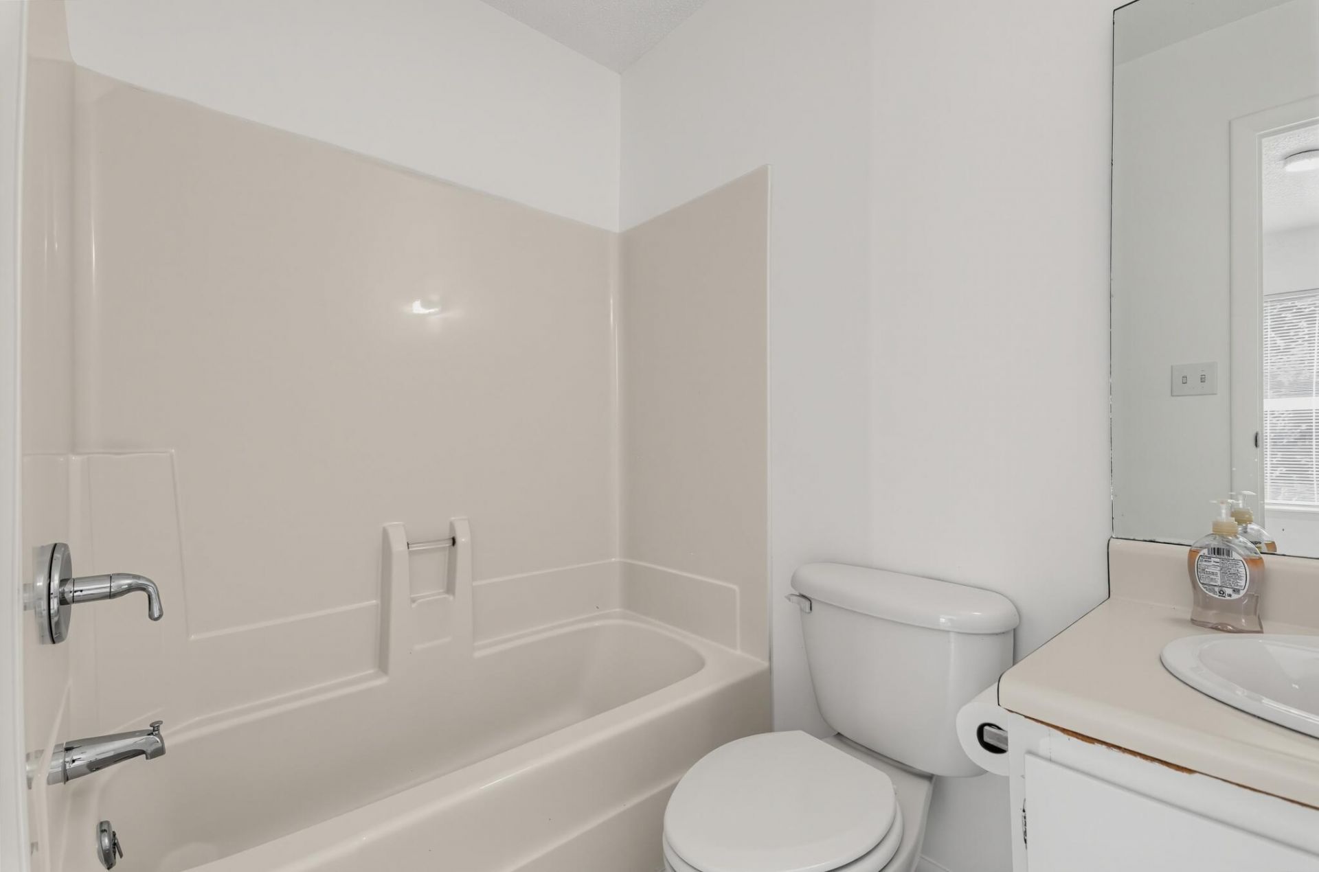 405 Harbison Boulevard Photo 12