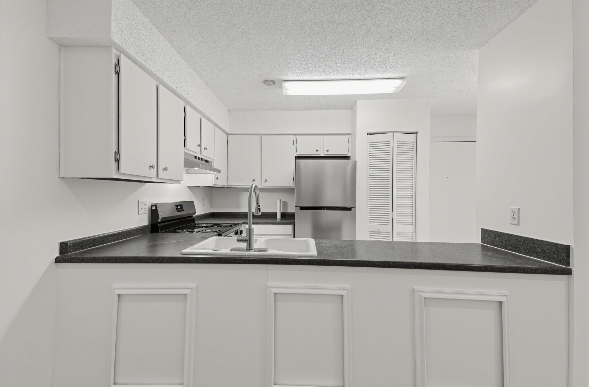 405 Harbison Boulevard Photo 5