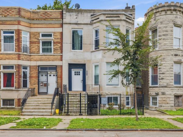 3823 W Lexington Street , Chicago, IL 60624