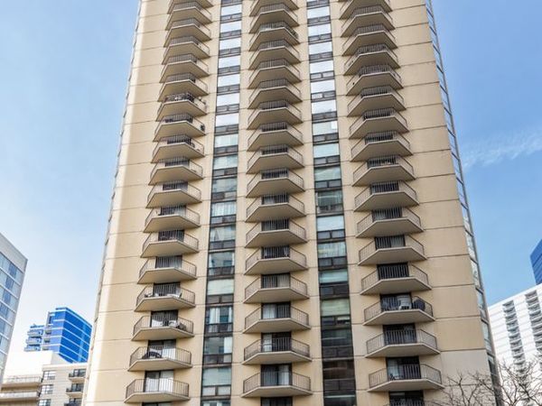 70 W Huron Street , Unit 802, Chicago, IL 60654