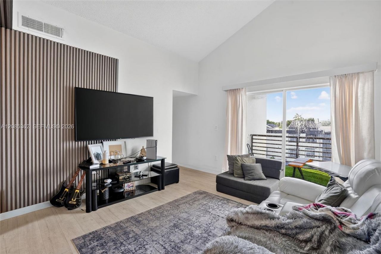 9735 Fontainebleau Blvd, Unit G303, Miami, FL 33172 Photo