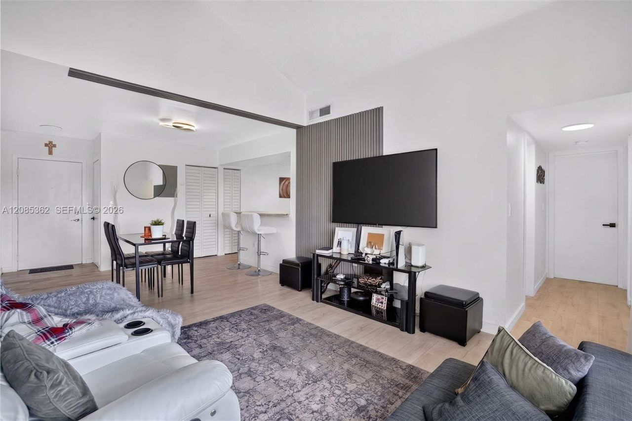 9735 Fontainebleau Blvd, Unit G303, Miami, FL 33172 Photo