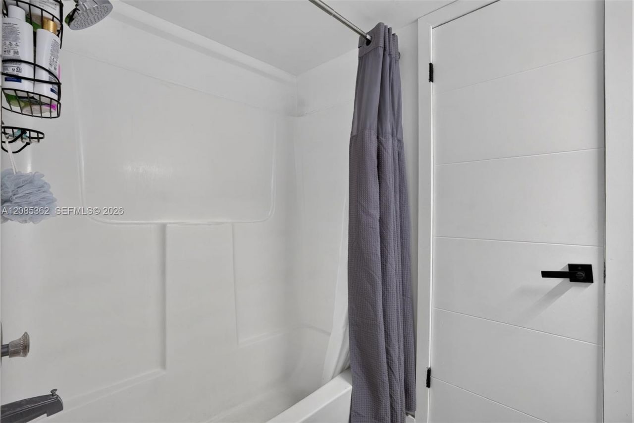 9735 Fontainebleau Blvd, Unit G303, Miami, FL 33172 Photo
