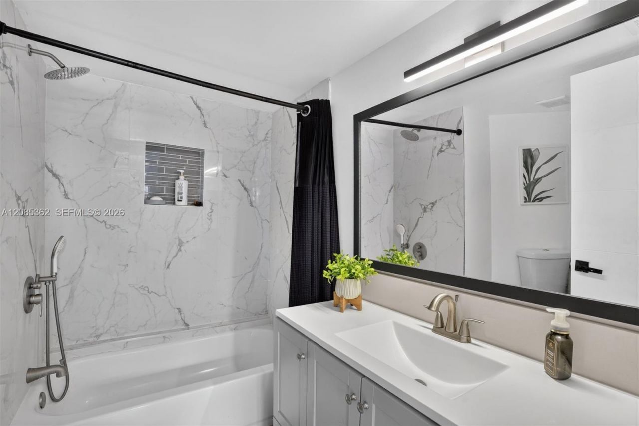 9735 Fontainebleau Blvd, Unit G303, Miami, FL 33172 Photo
