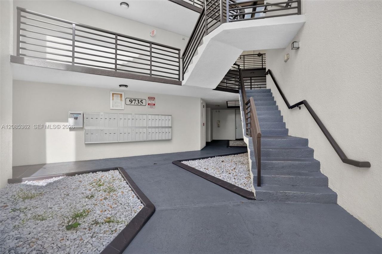 9735 Fontainebleau Blvd, Unit G303, Miami, FL 33172 Photo