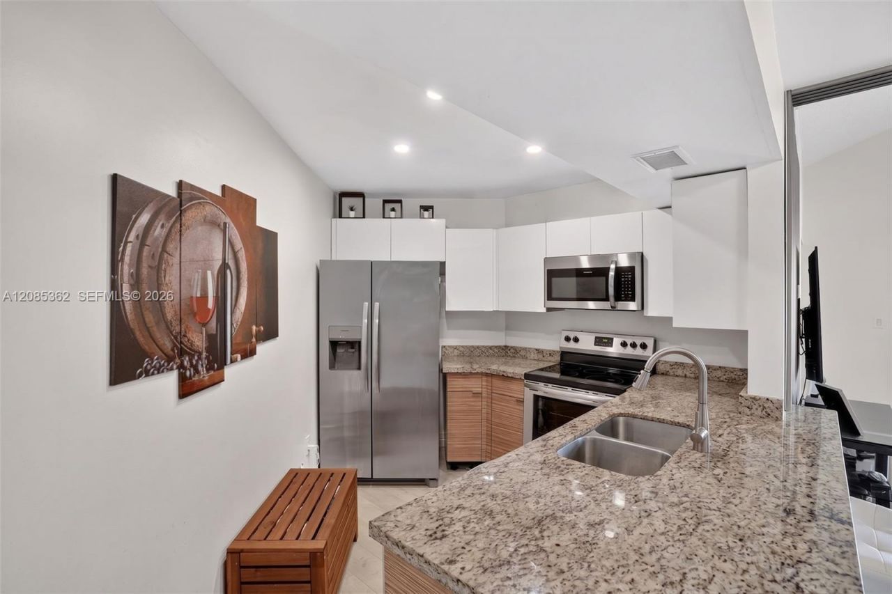 9735 Fontainebleau Blvd, Unit G303, Miami, FL 33172 Photo